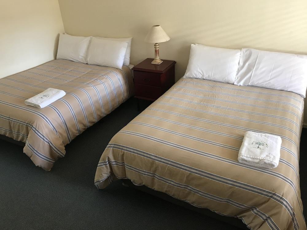 Karri Forest Motel Pemberton Bagian luar foto