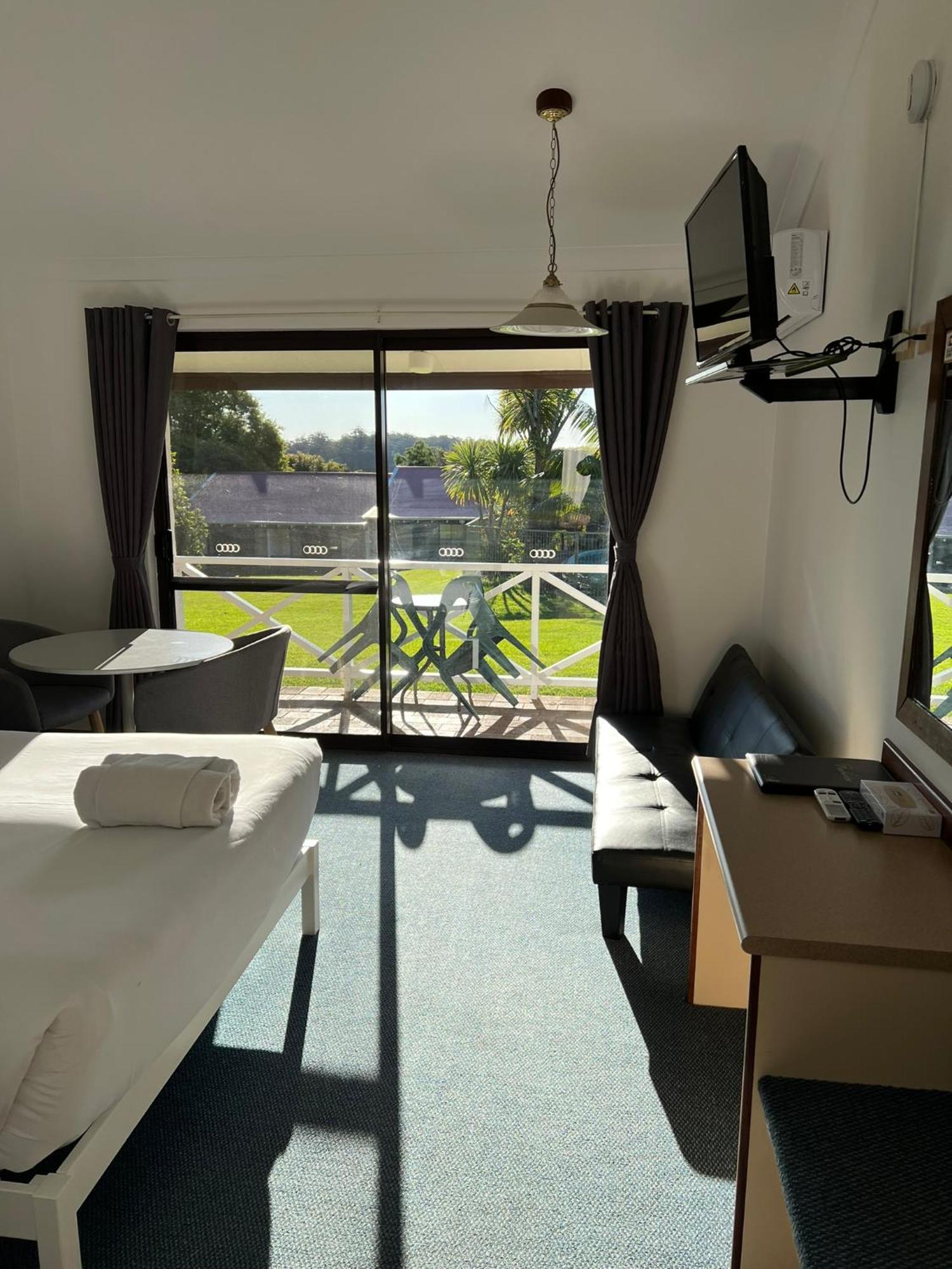 Karri Forest Motel Pemberton Bagian luar foto