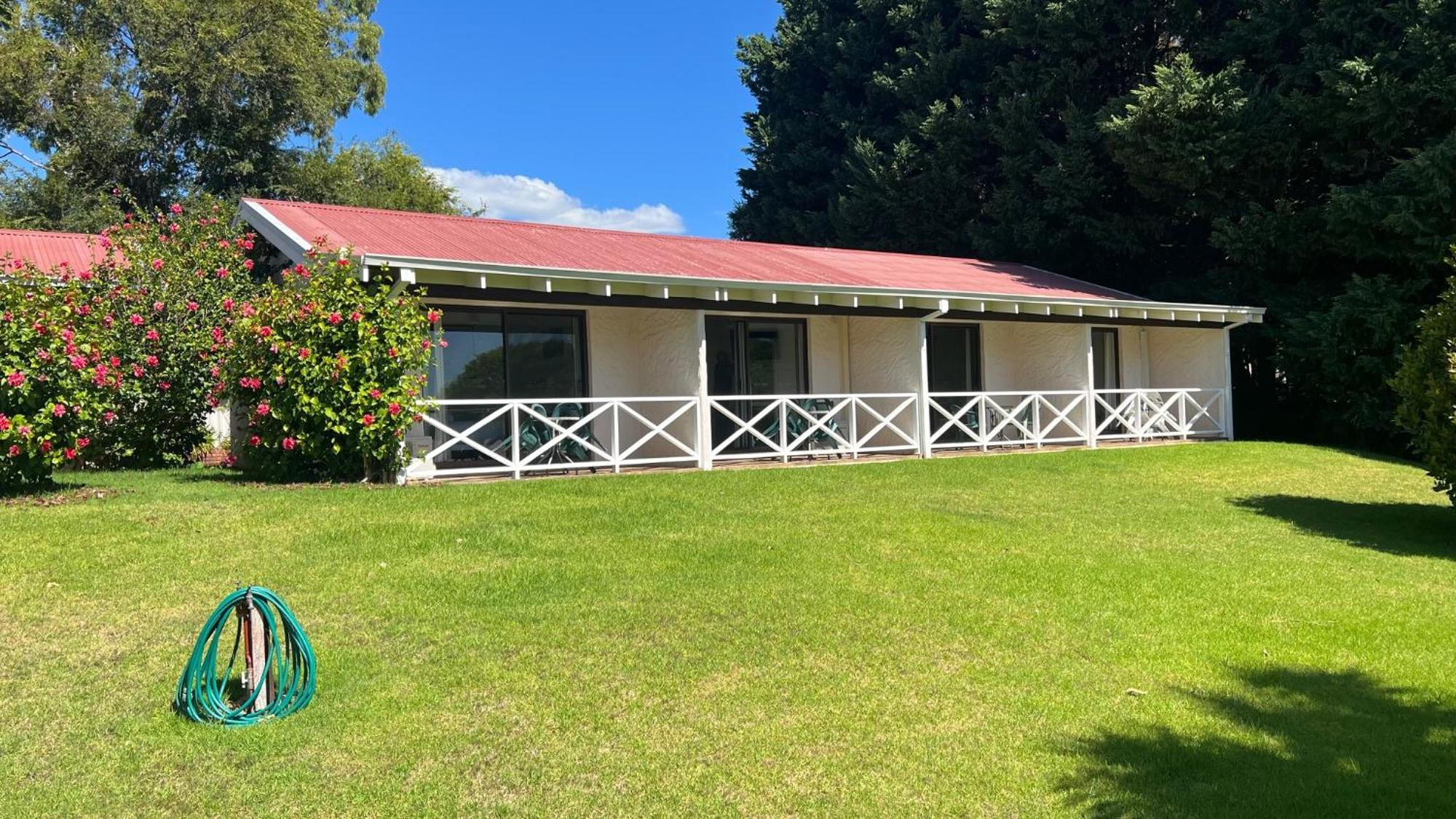 Karri Forest Motel Pemberton Bagian luar foto