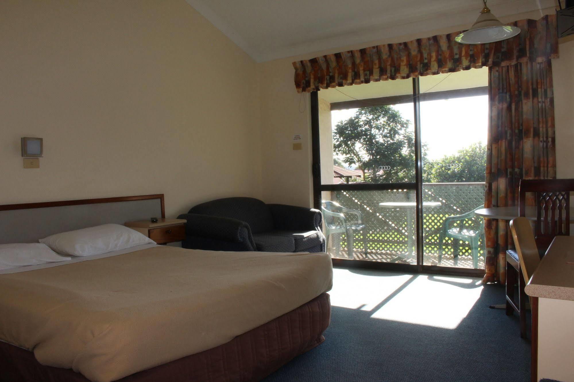 Karri Forest Motel Pemberton Bagian luar foto