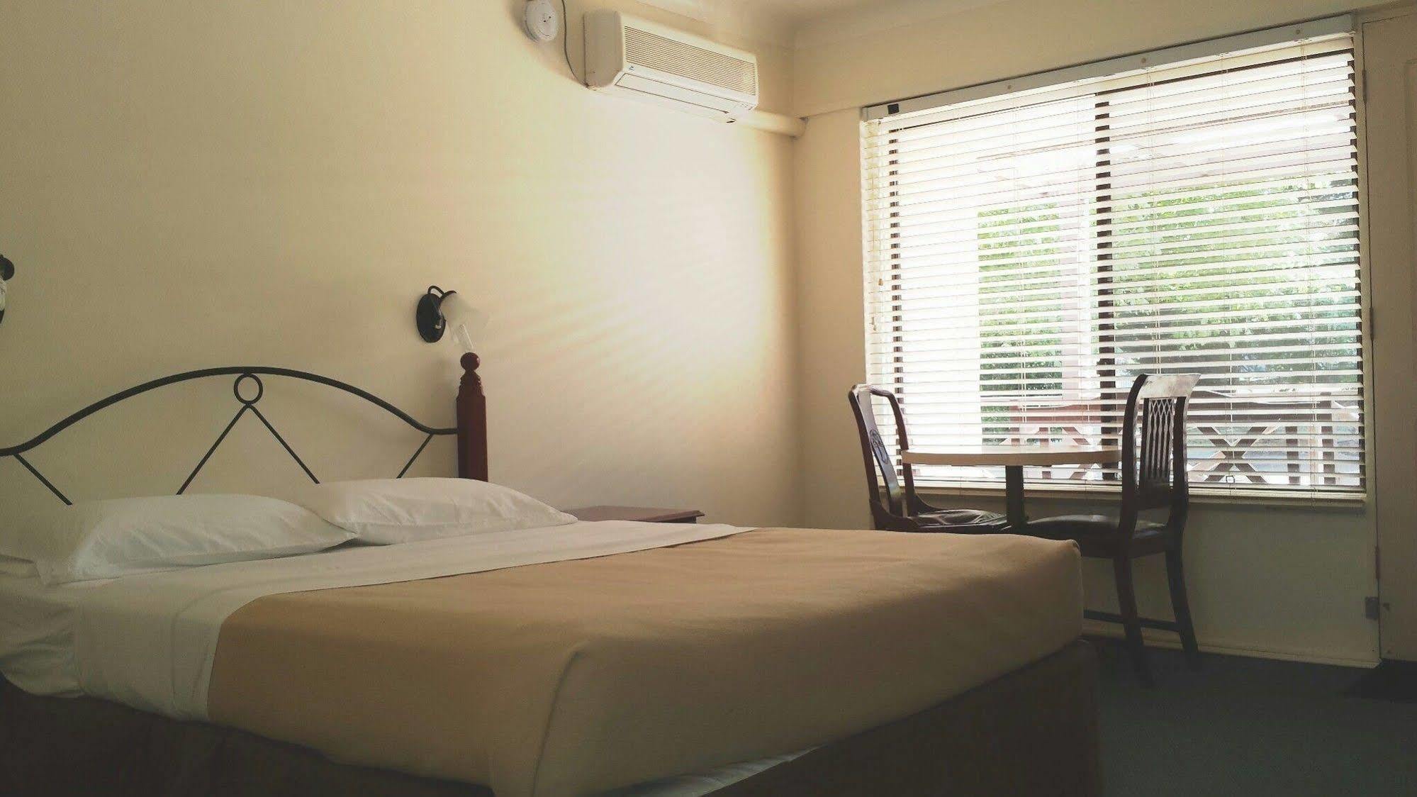 Karri Forest Motel Pemberton Bagian luar foto