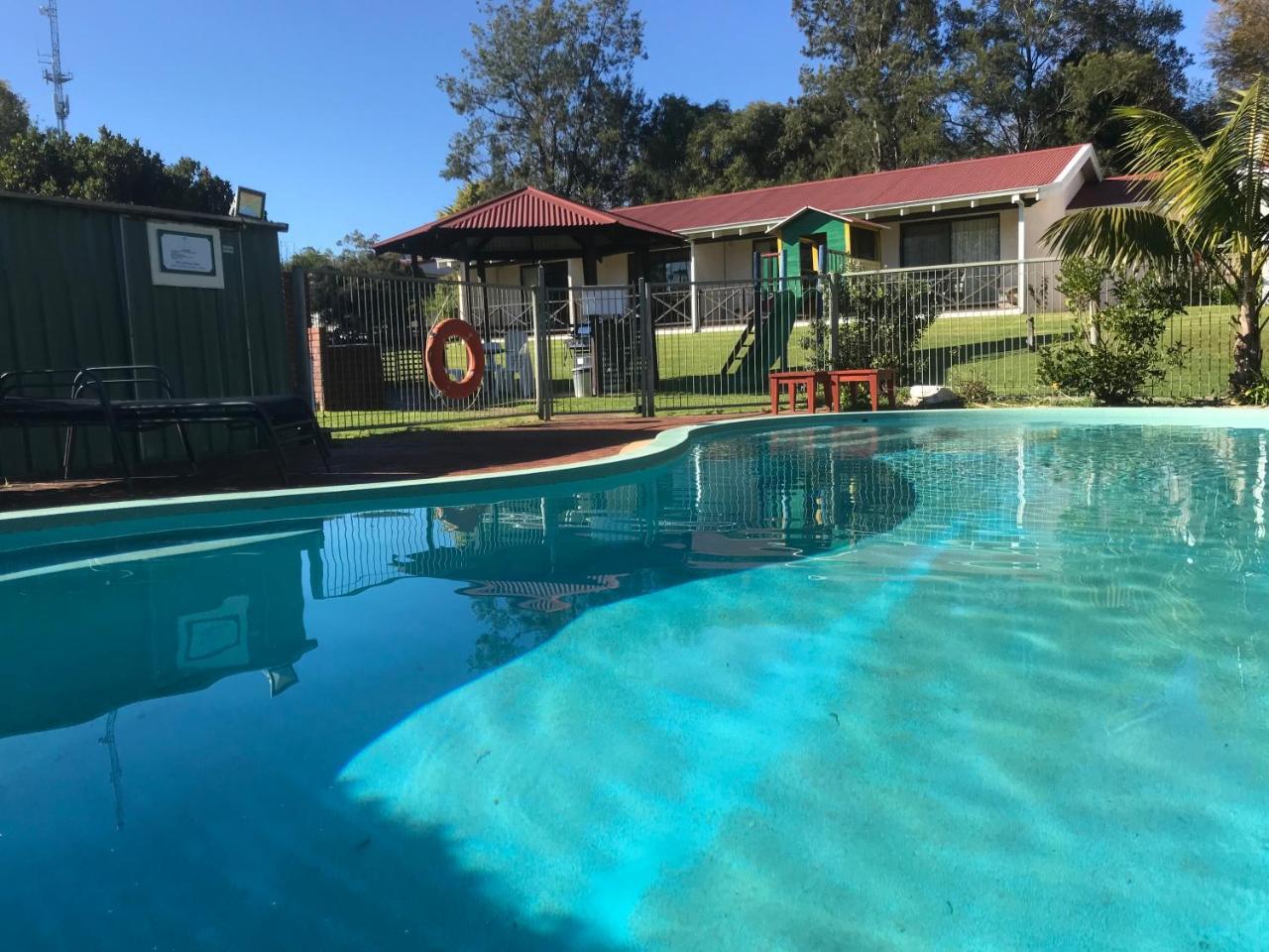 Karri Forest Motel Pemberton Bagian luar foto