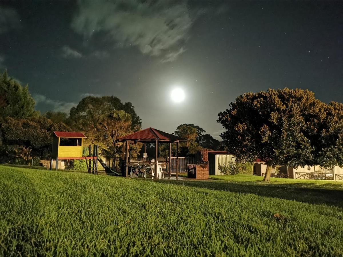 Karri Forest Motel Pemberton Bagian luar foto
